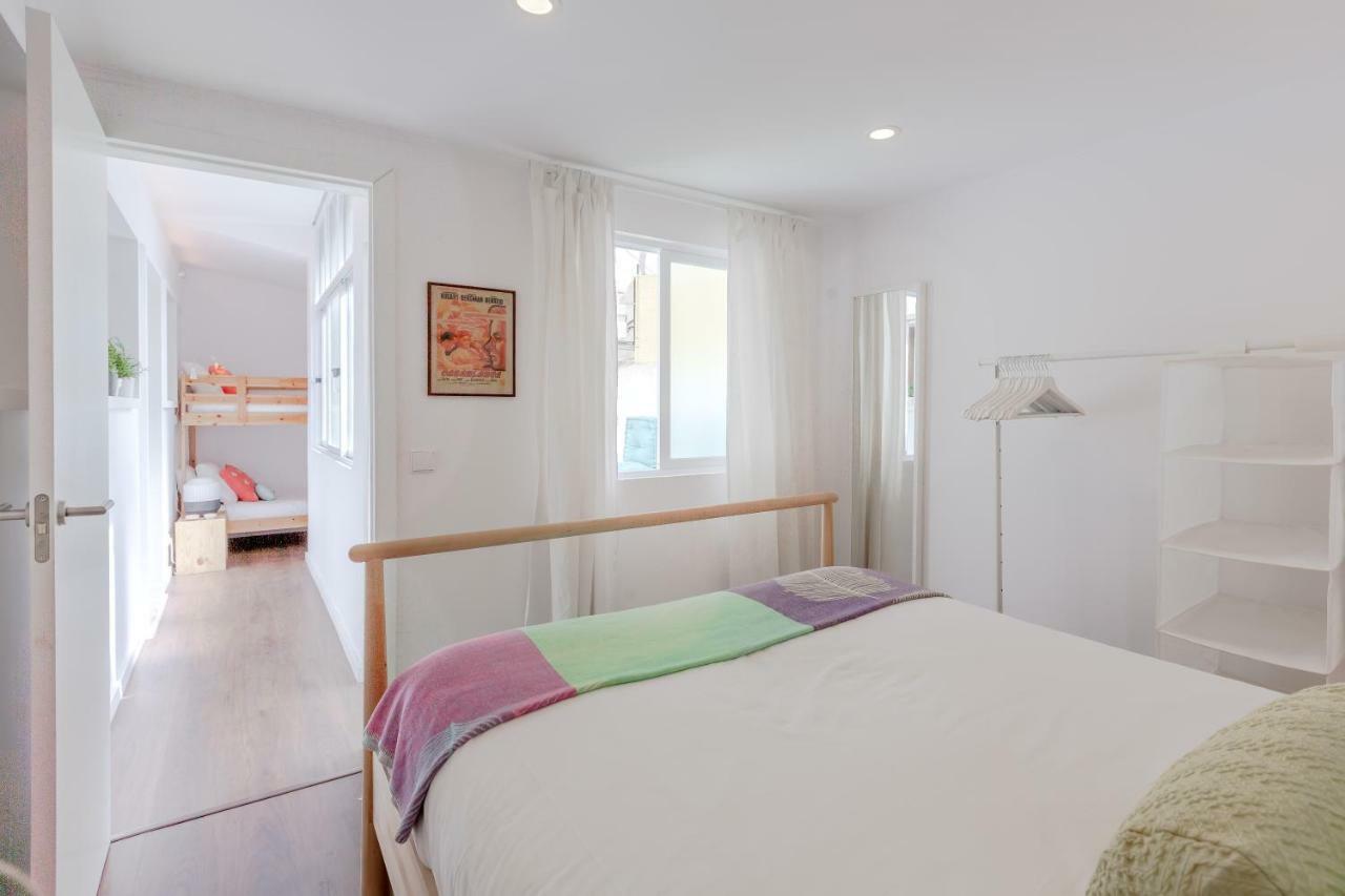 Sunny Apartment With Patio, By Timecooler リスボン エクステリア 写真