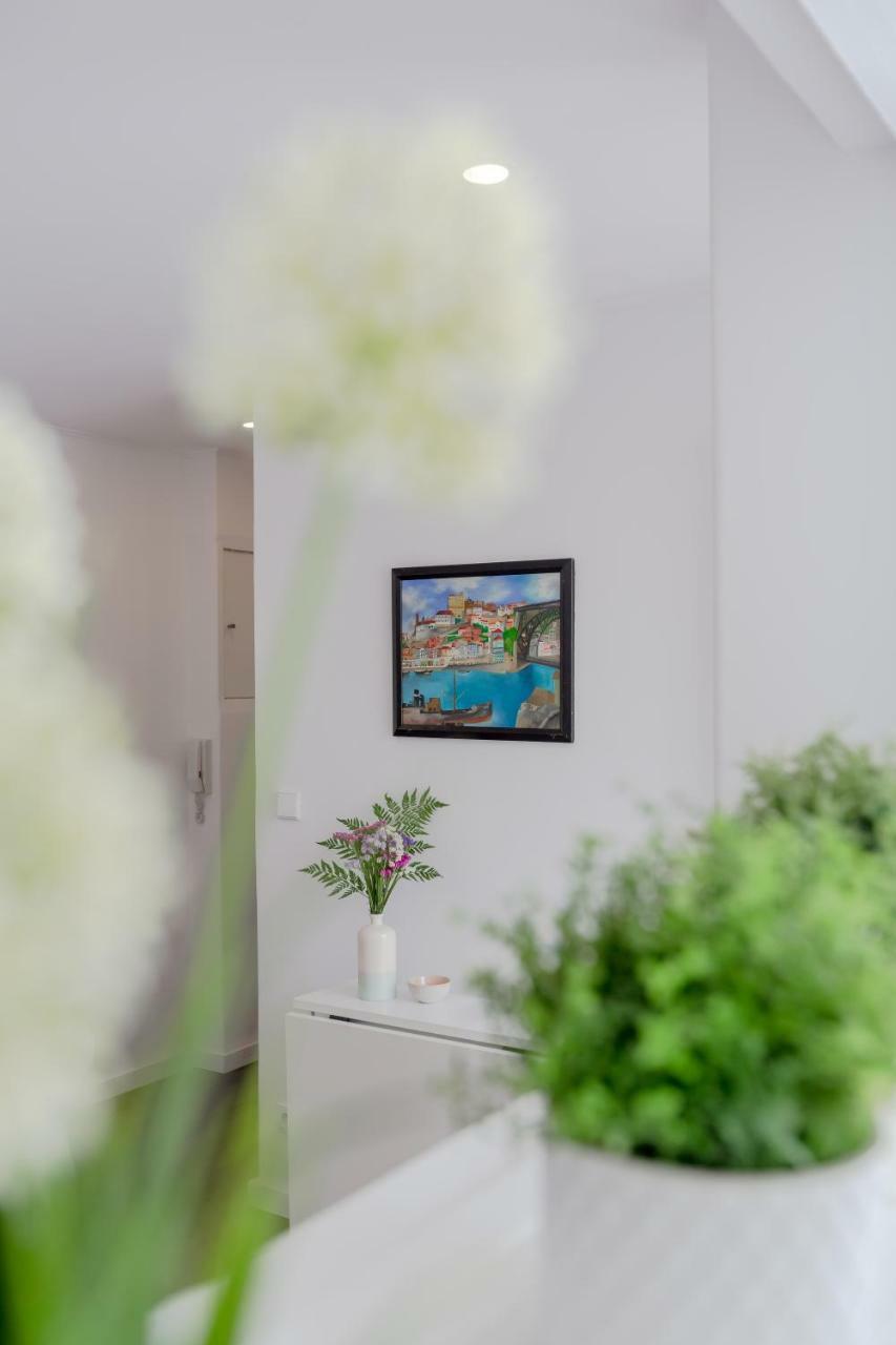 Sunny Apartment With Patio, By Timecooler リスボン エクステリア 写真