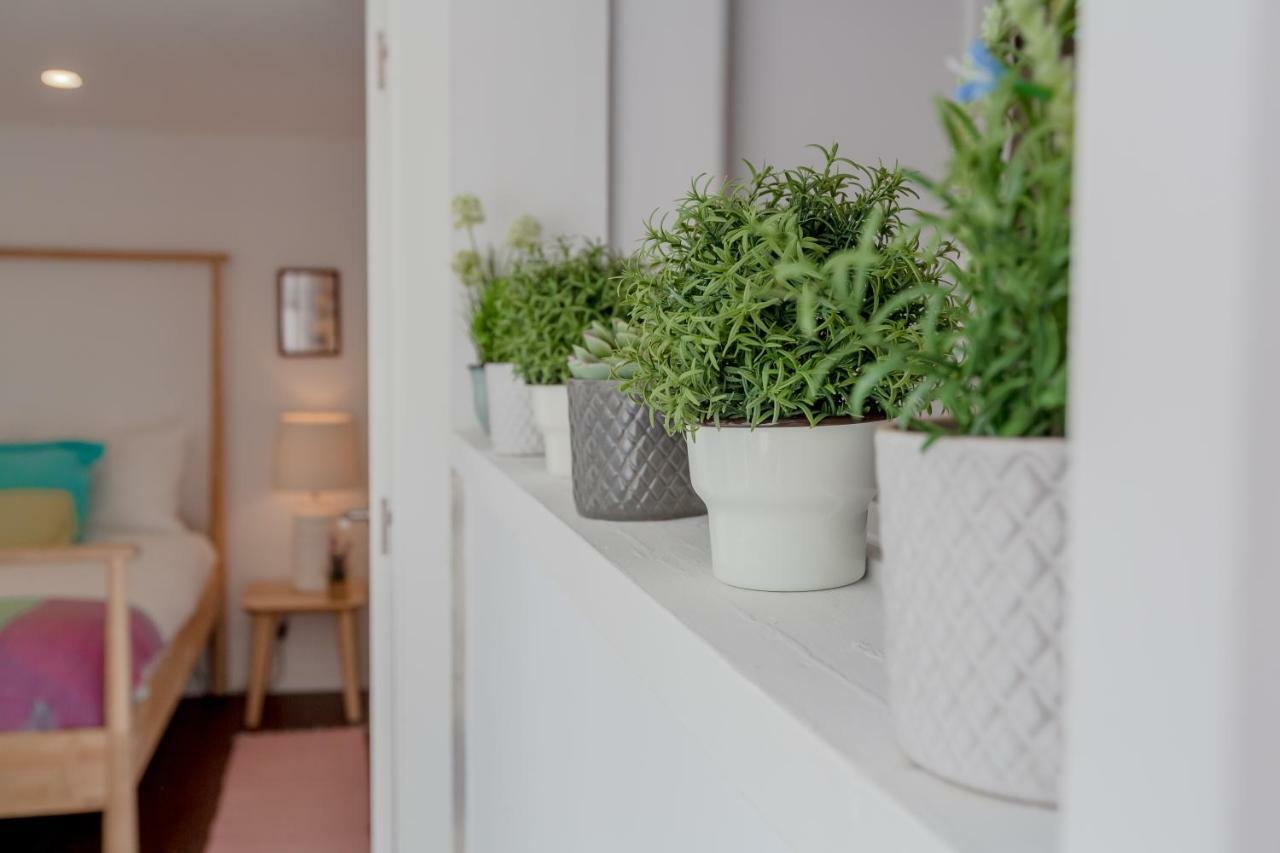 Sunny Apartment With Patio, By Timecooler リスボン エクステリア 写真