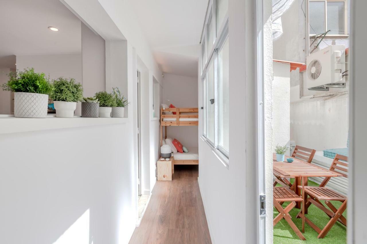 Sunny Apartment With Patio, By Timecooler リスボン エクステリア 写真